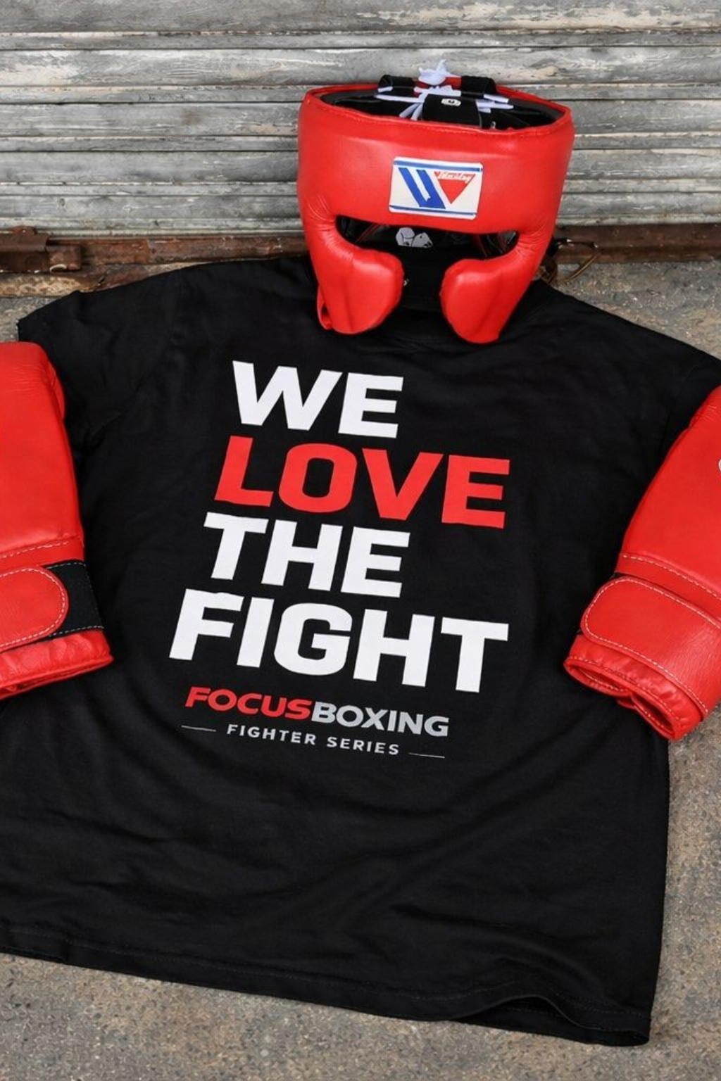 WE LOVE THE FIGHT  OVERSIZED T-SHIRT